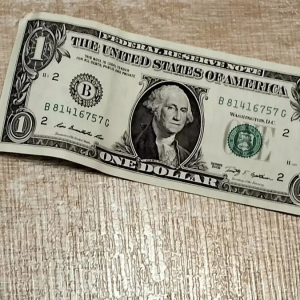 Сколько будут стоить доллар и евро в феврале: прогноз курса